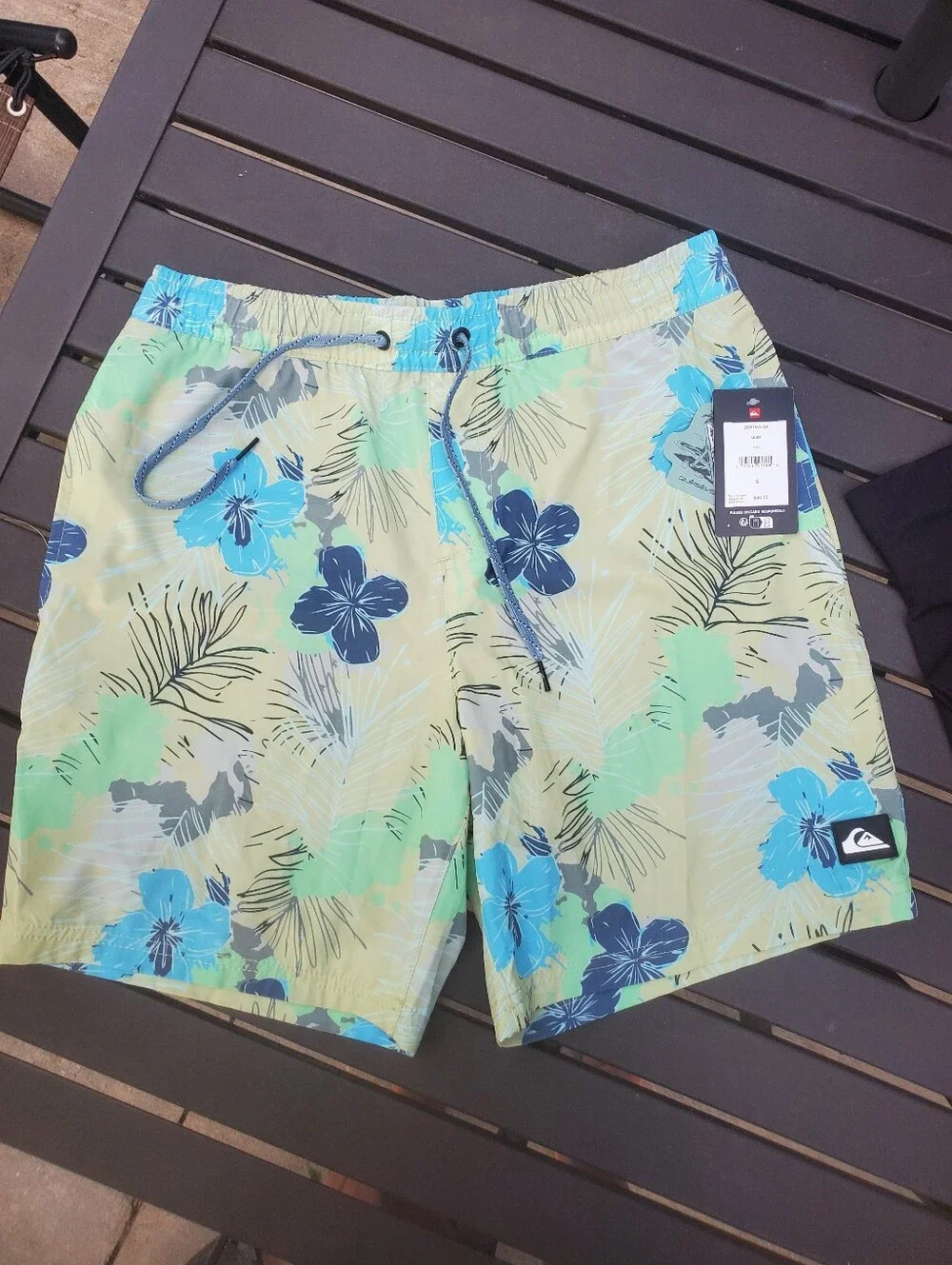 Quiksilver Men’s Green and Blue Tropical Board Shorts Size Small New